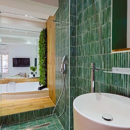 La Cle Escale Amoureuse Sauna & Balneo 耶尔