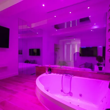 Апартаменты La Cle Escale Amoureuse Sauna & Balneo